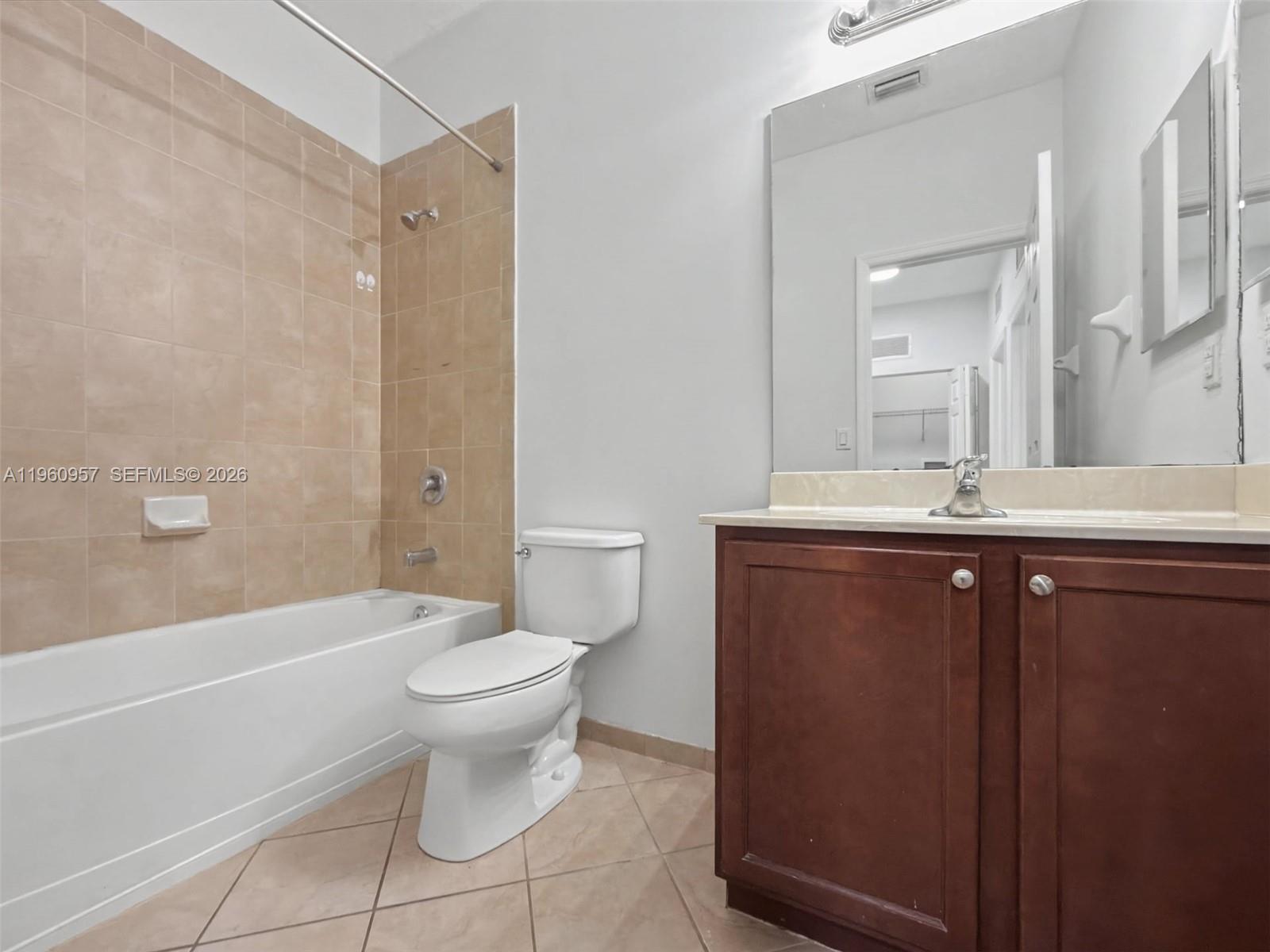 SILVER PALM EAST SEC THRE - Residential