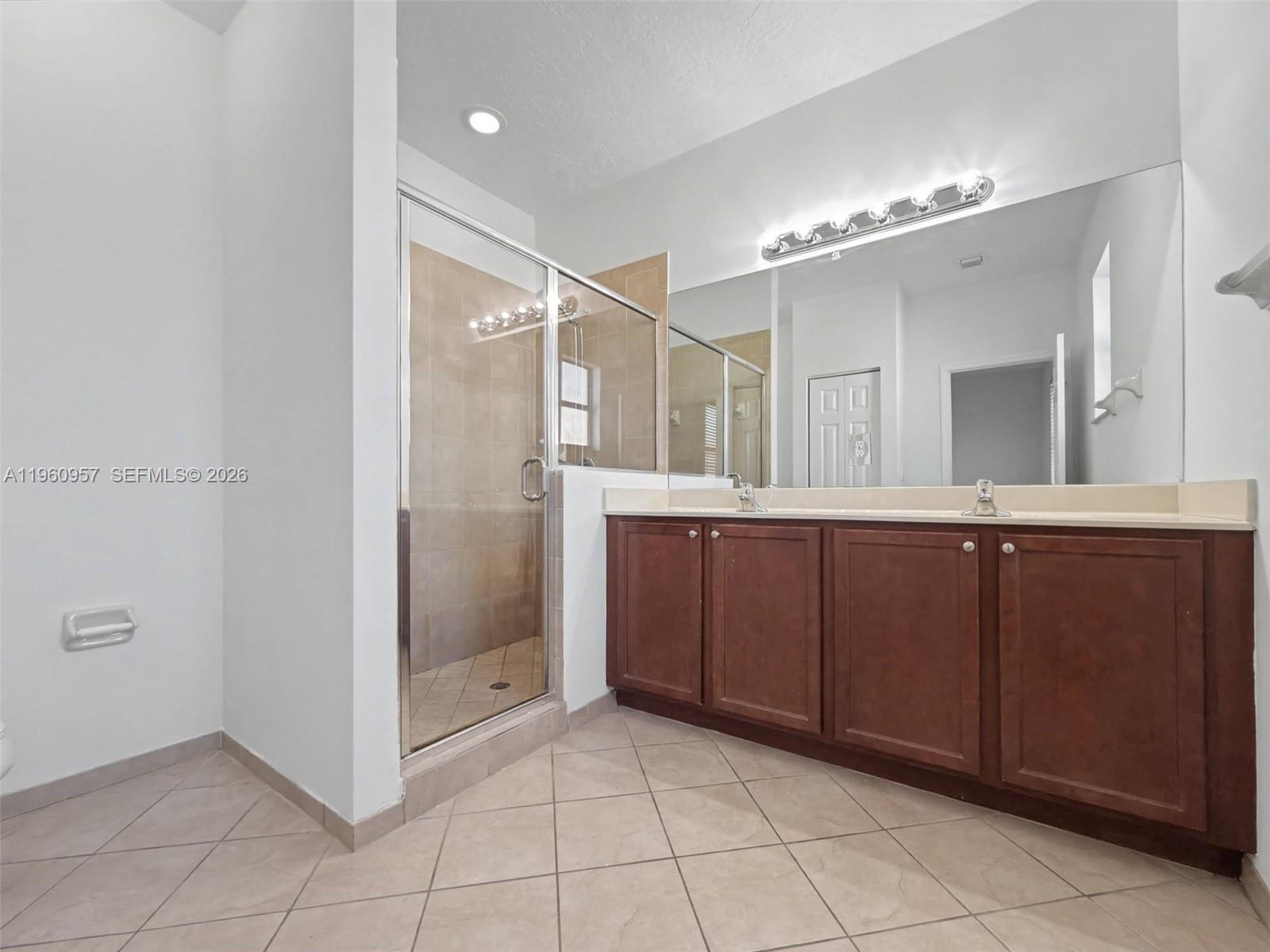 SILVER PALM EAST SEC THRE - Residential