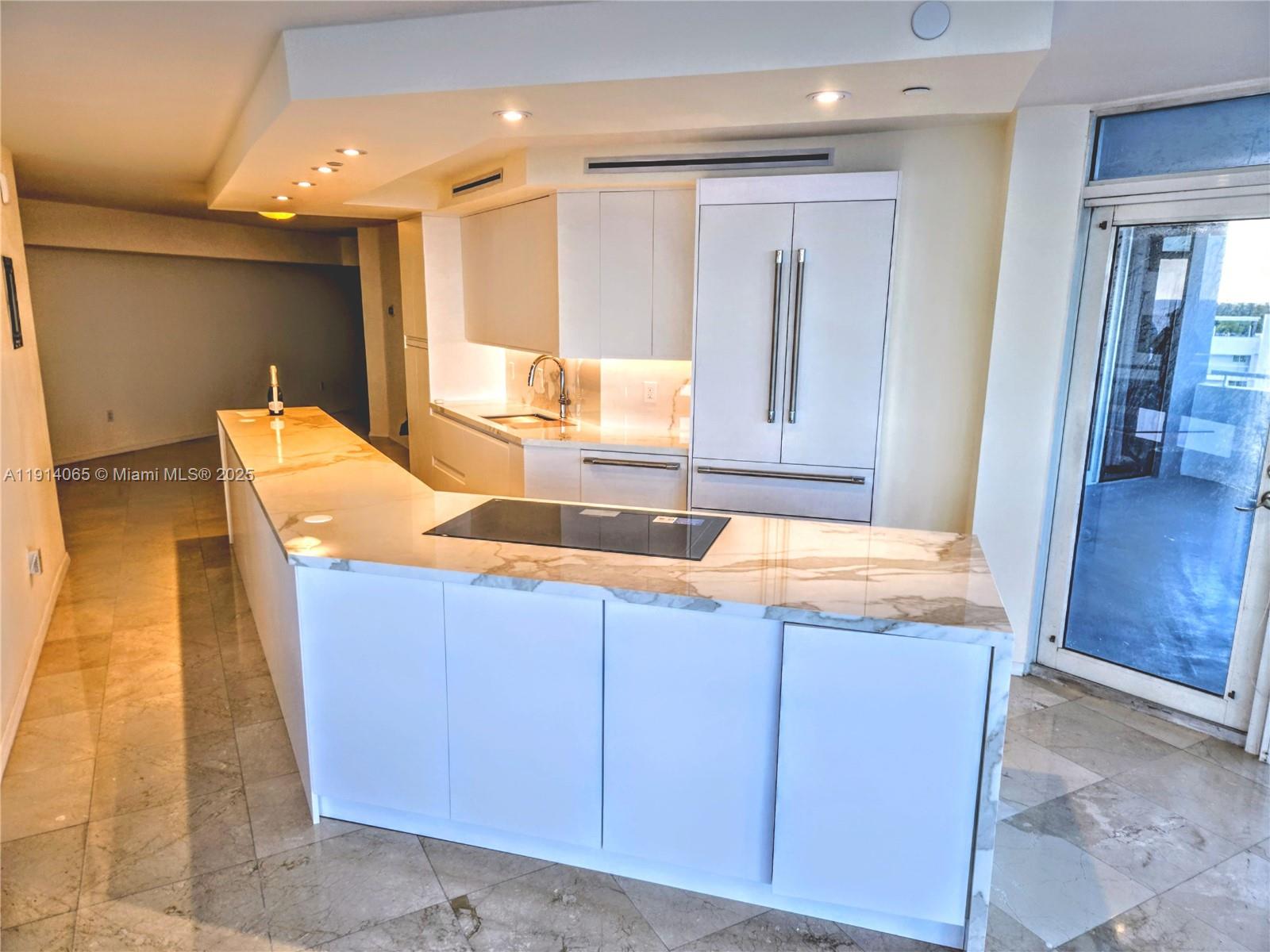 LA GORCE PALACE CONDO - Residential Lease