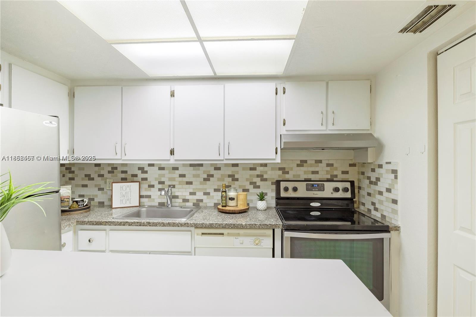 LAKE PALACID CONDO - Residential Lease