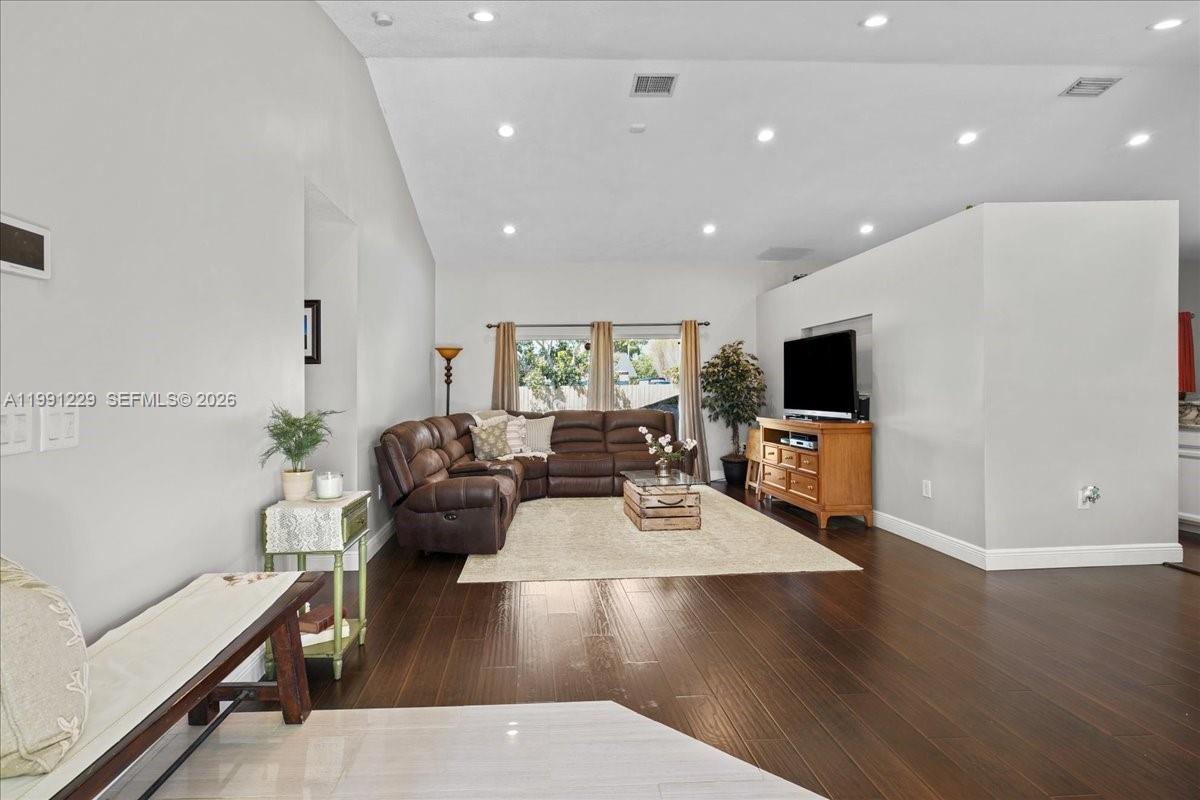 REDLANDS BEST - Residential