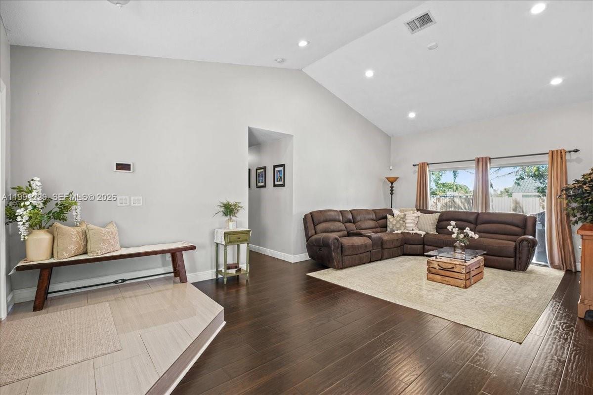 REDLANDS BEST - Residential