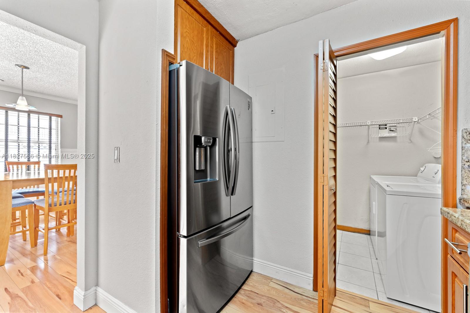 search properties 3 20155 E Oakmont Cir