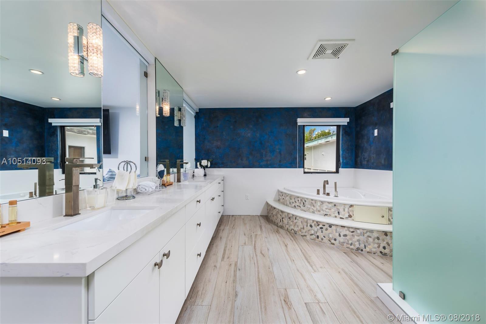 HOLLYWOOD CENTRAL REACH - Residential