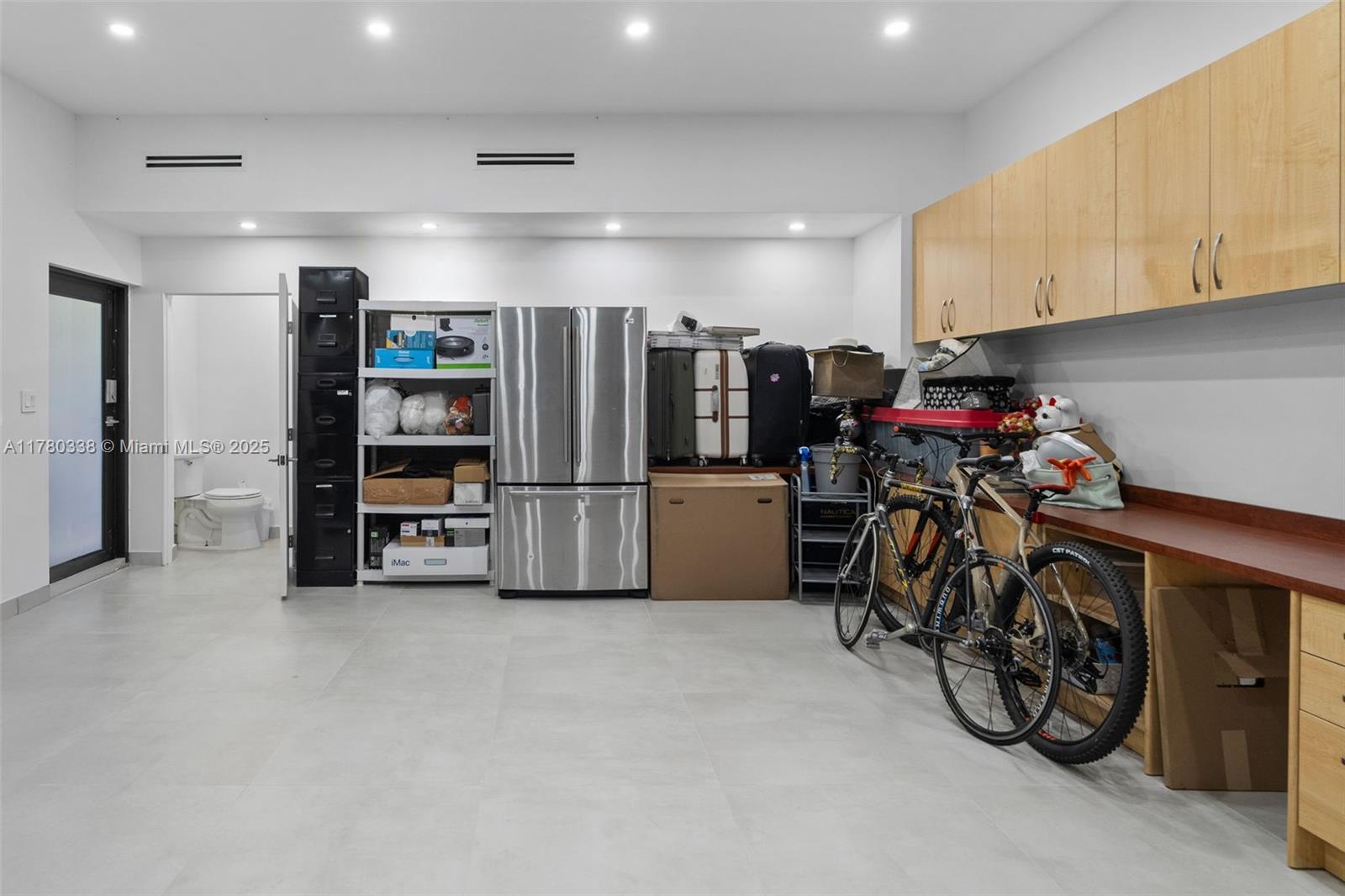 RIVERLAND MANORS - Residential
