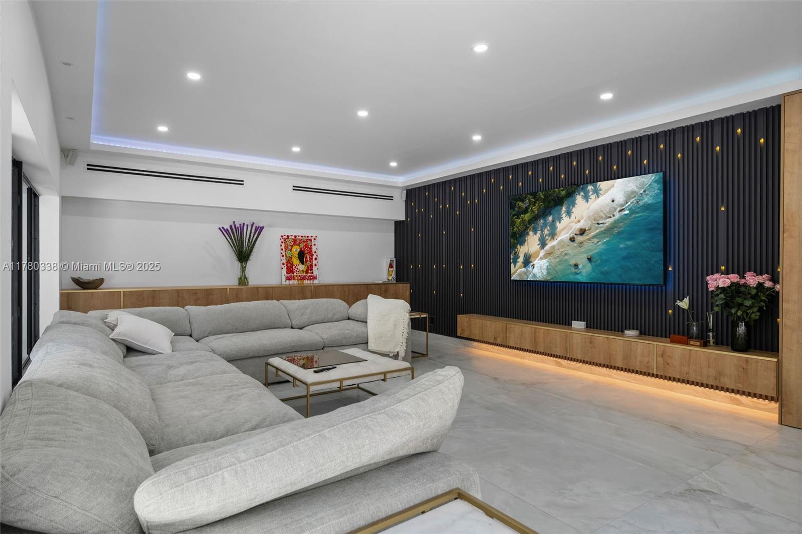 RIVERLAND MANORS - Residential