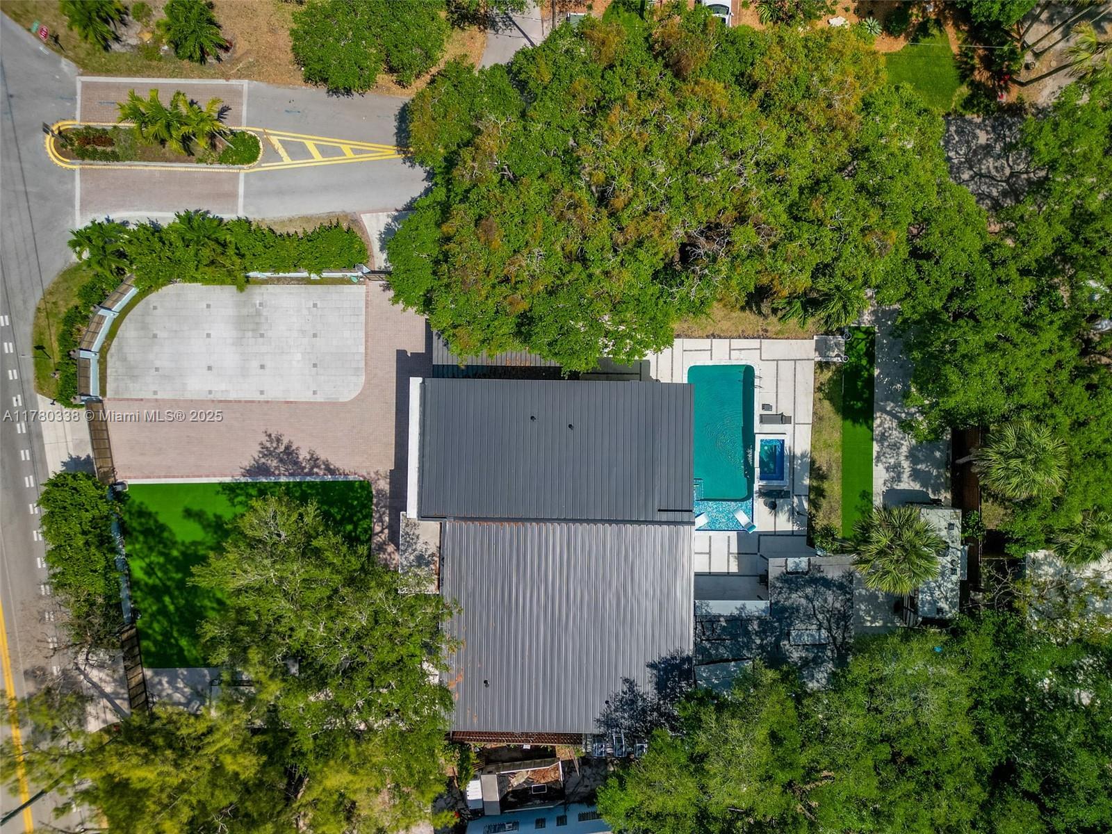 RIVERLAND MANORS - Residential