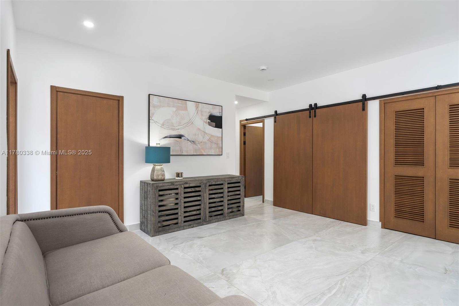 RIVERLAND MANORS - Residential