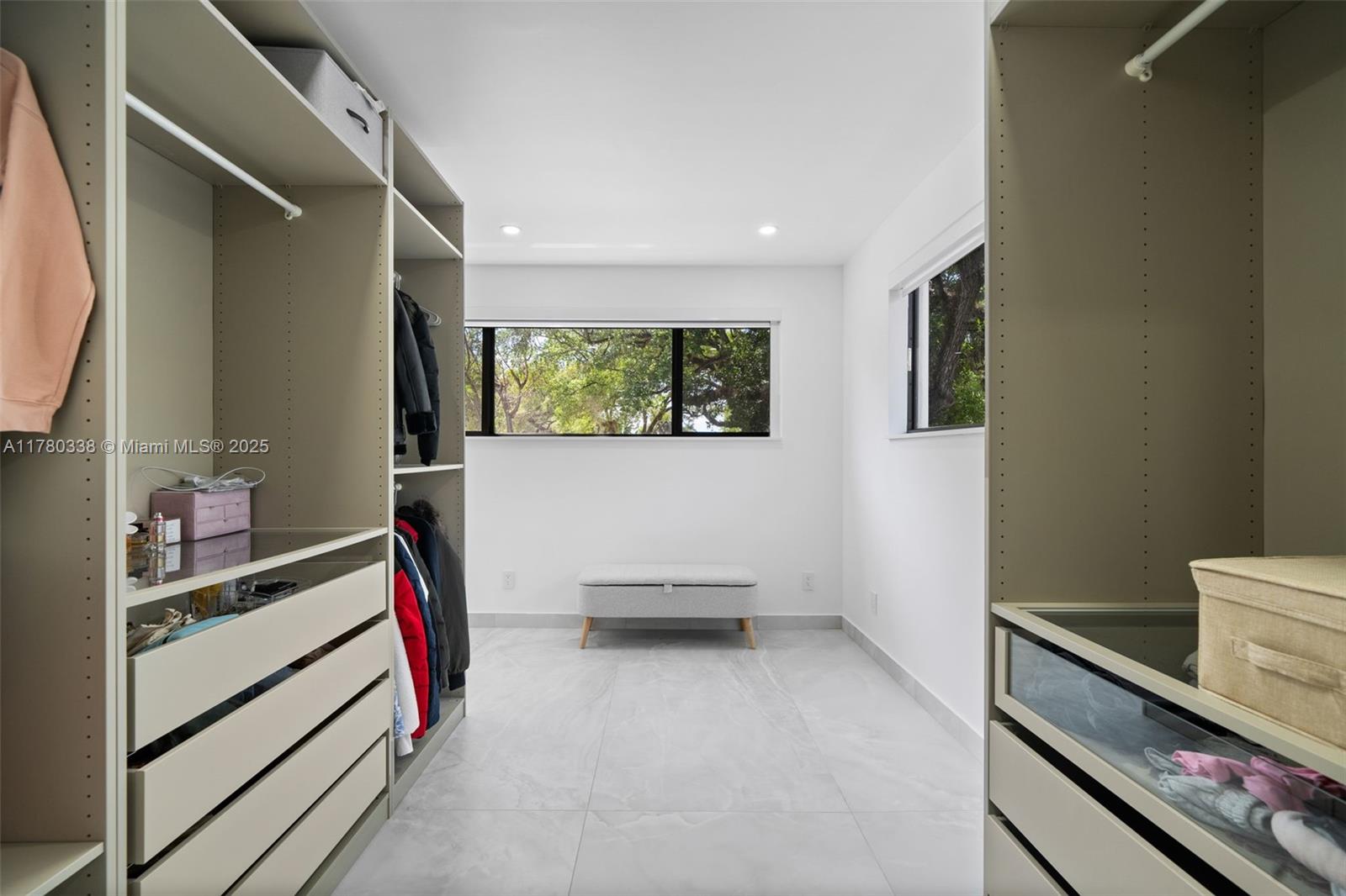 RIVERLAND MANORS - Residential