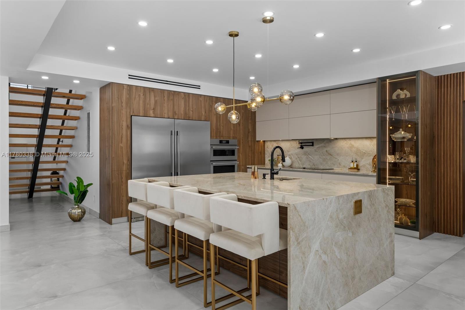 RIVERLAND MANORS - Residential