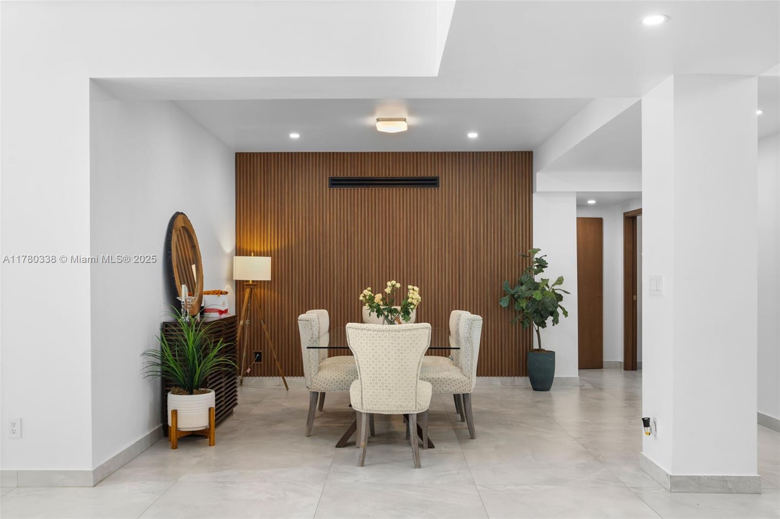 RIVERLAND MANORS - Residential