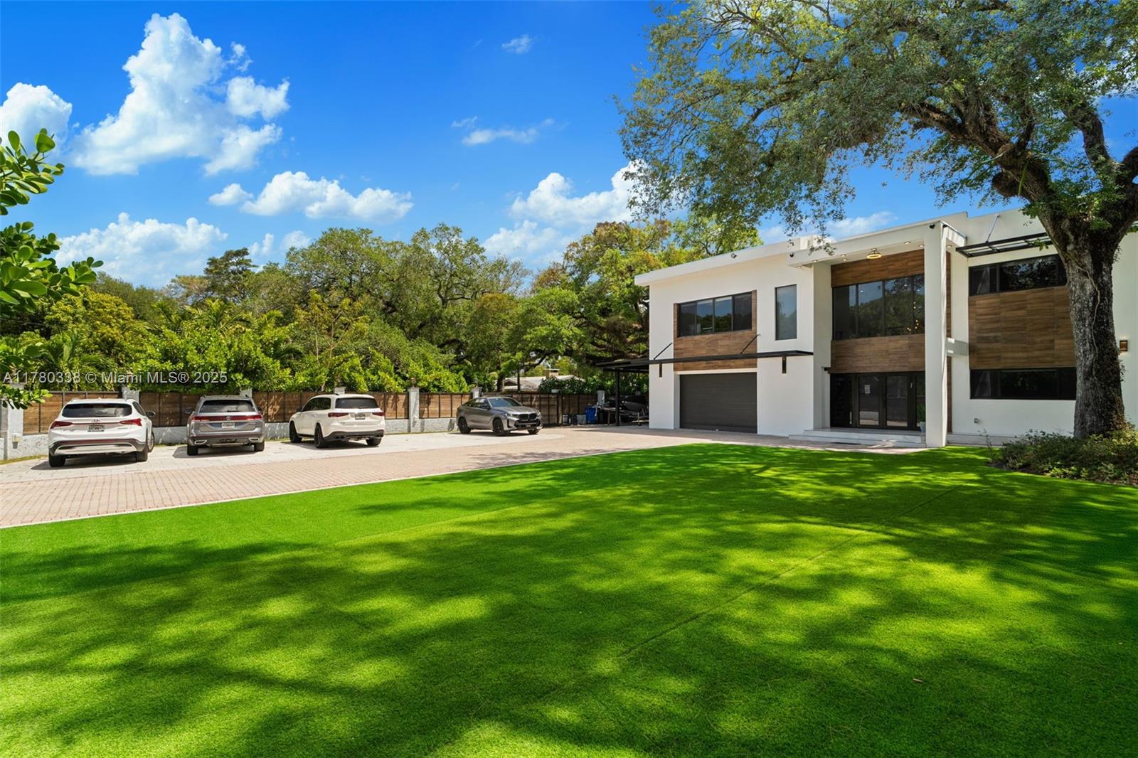 RIVERLAND MANORS - Residential