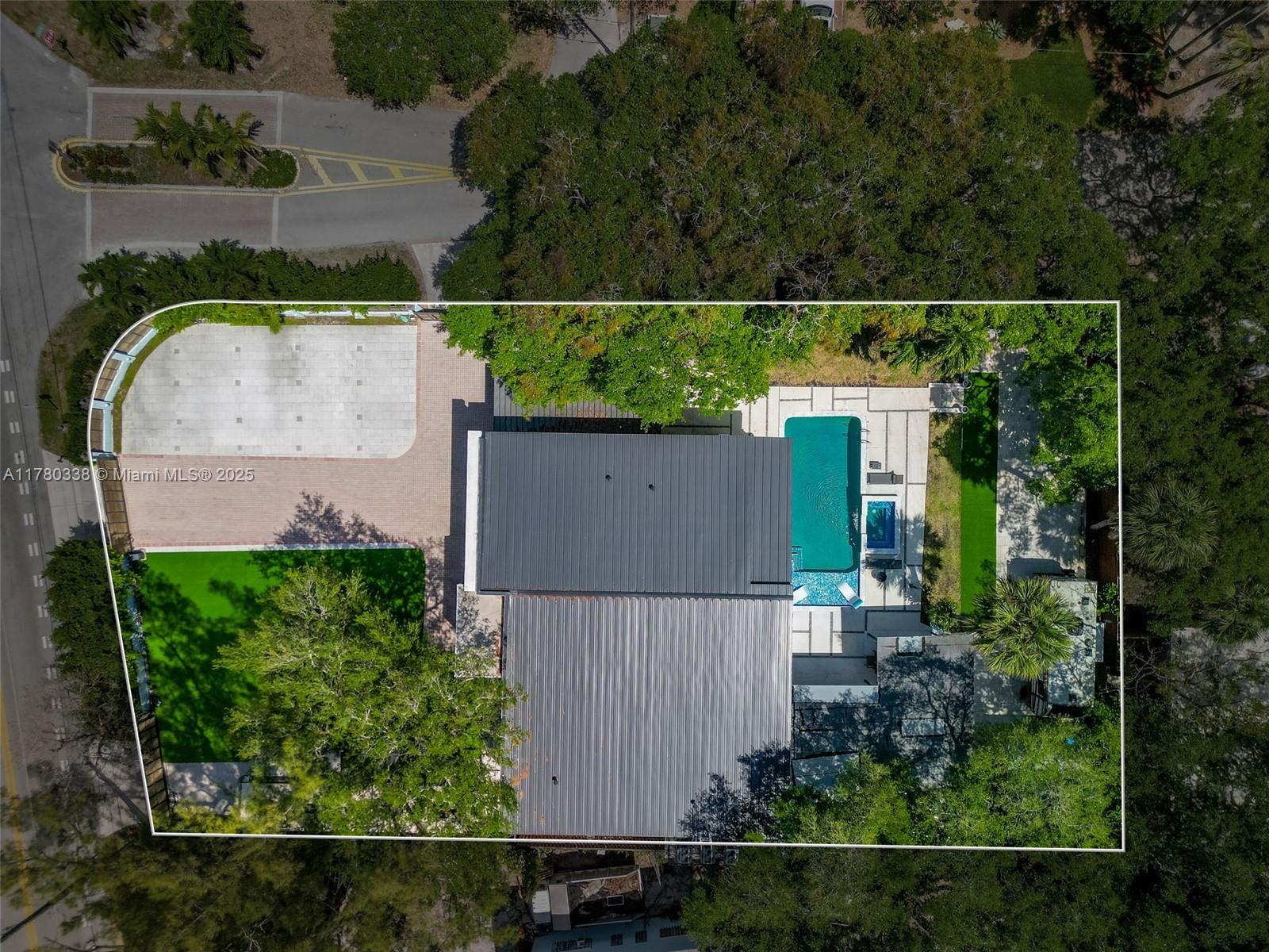RIVERLAND MANORS - Residential