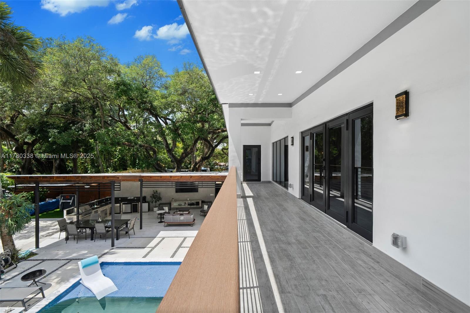 RIVERLAND MANORS - Residential