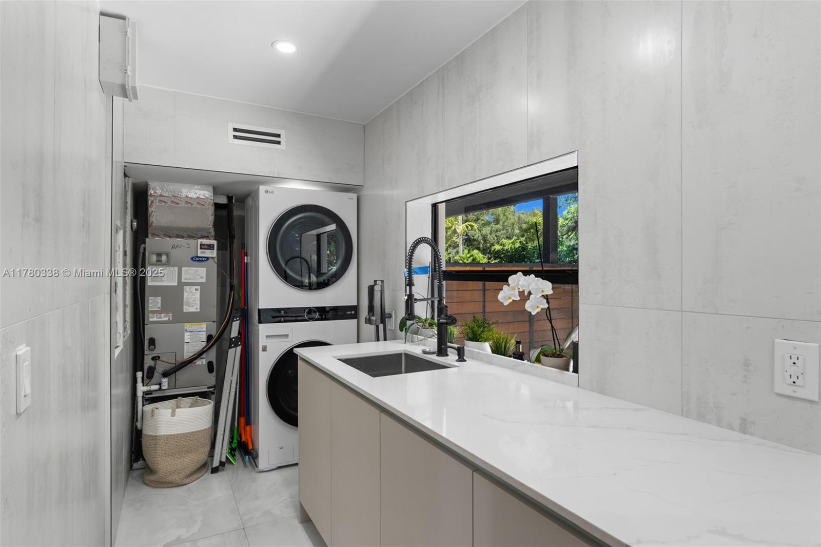 RIVERLAND MANORS - Residential