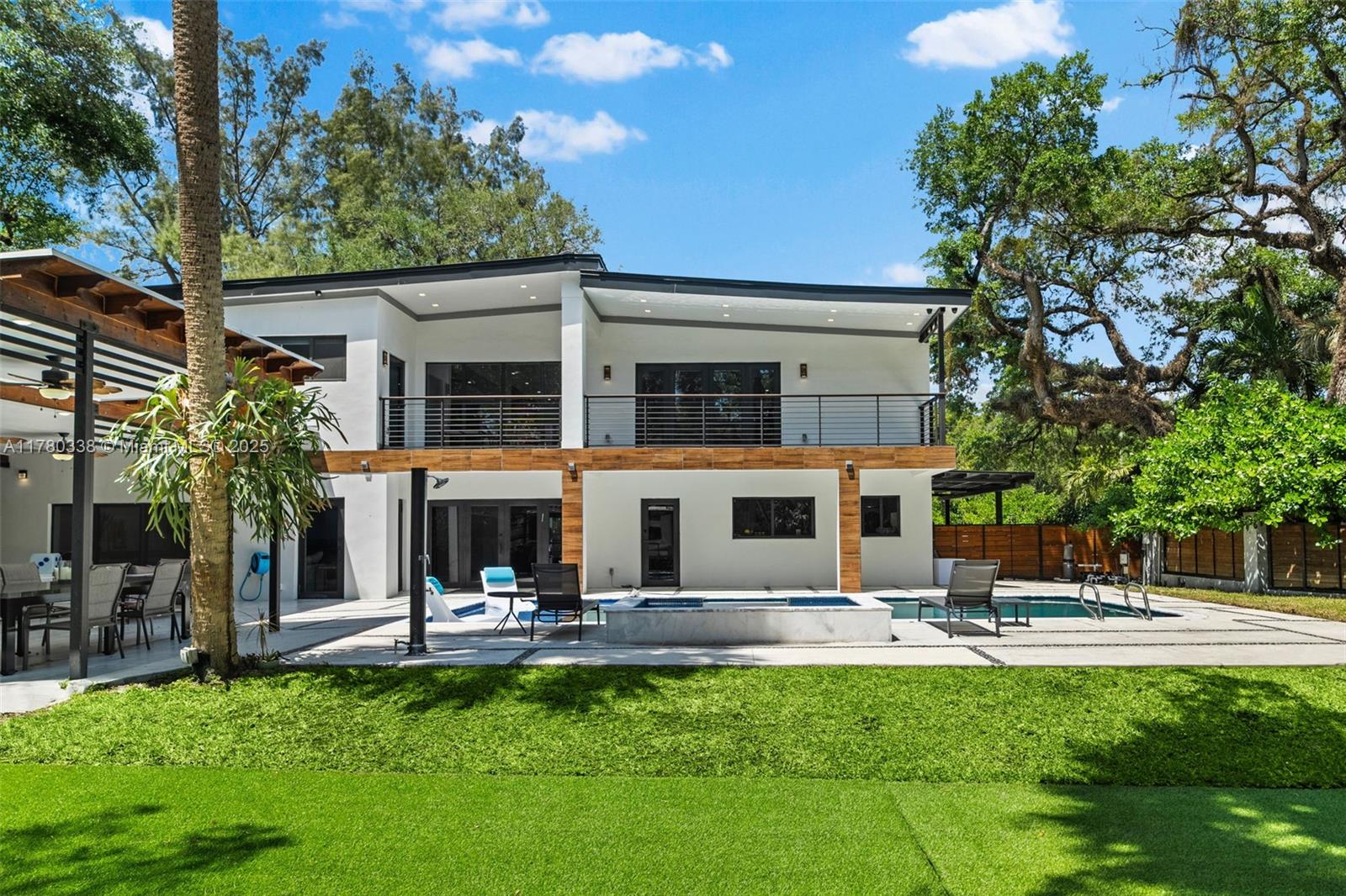 RIVERLAND MANORS - Residential