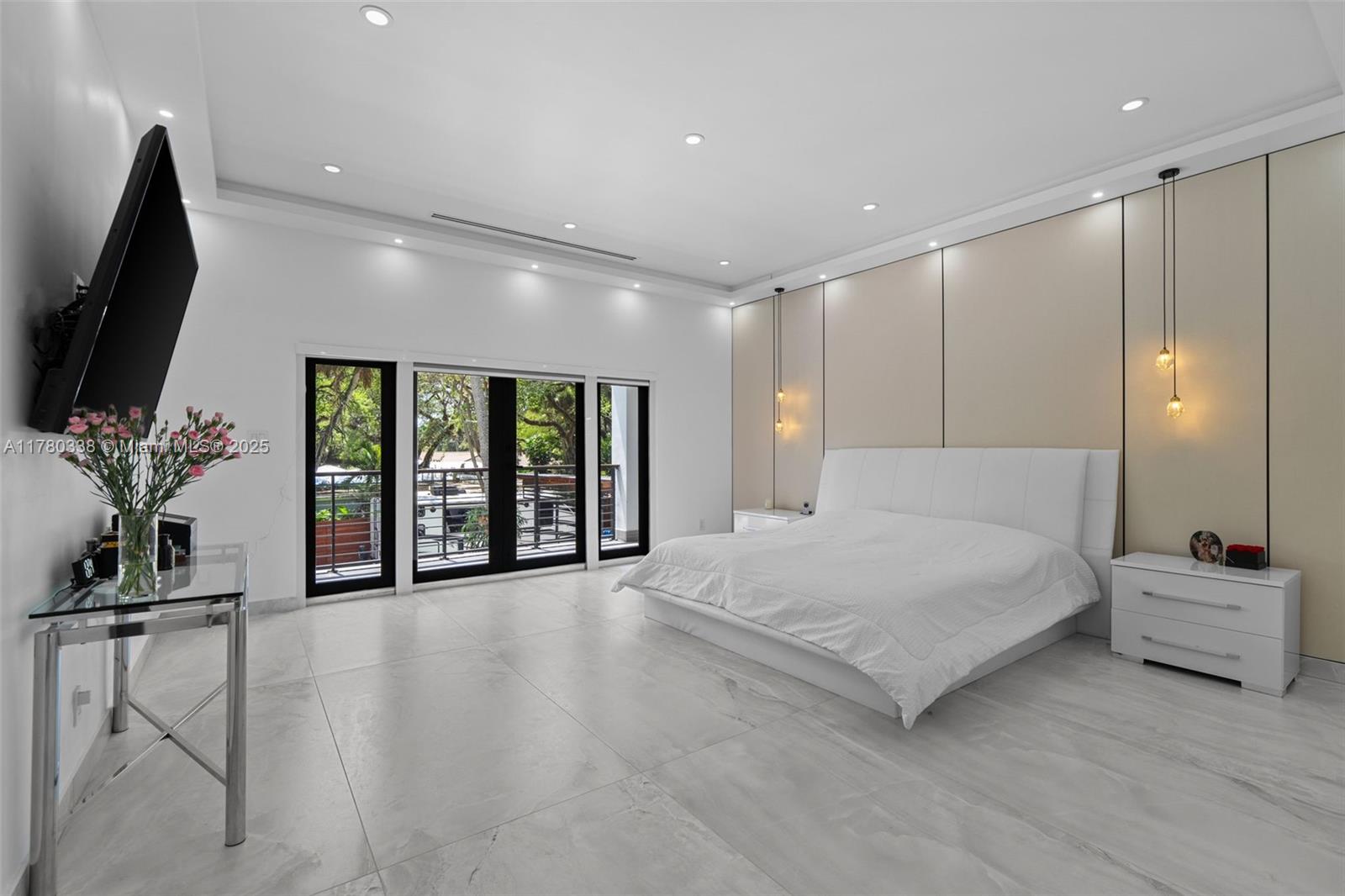 RIVERLAND MANORS - Residential