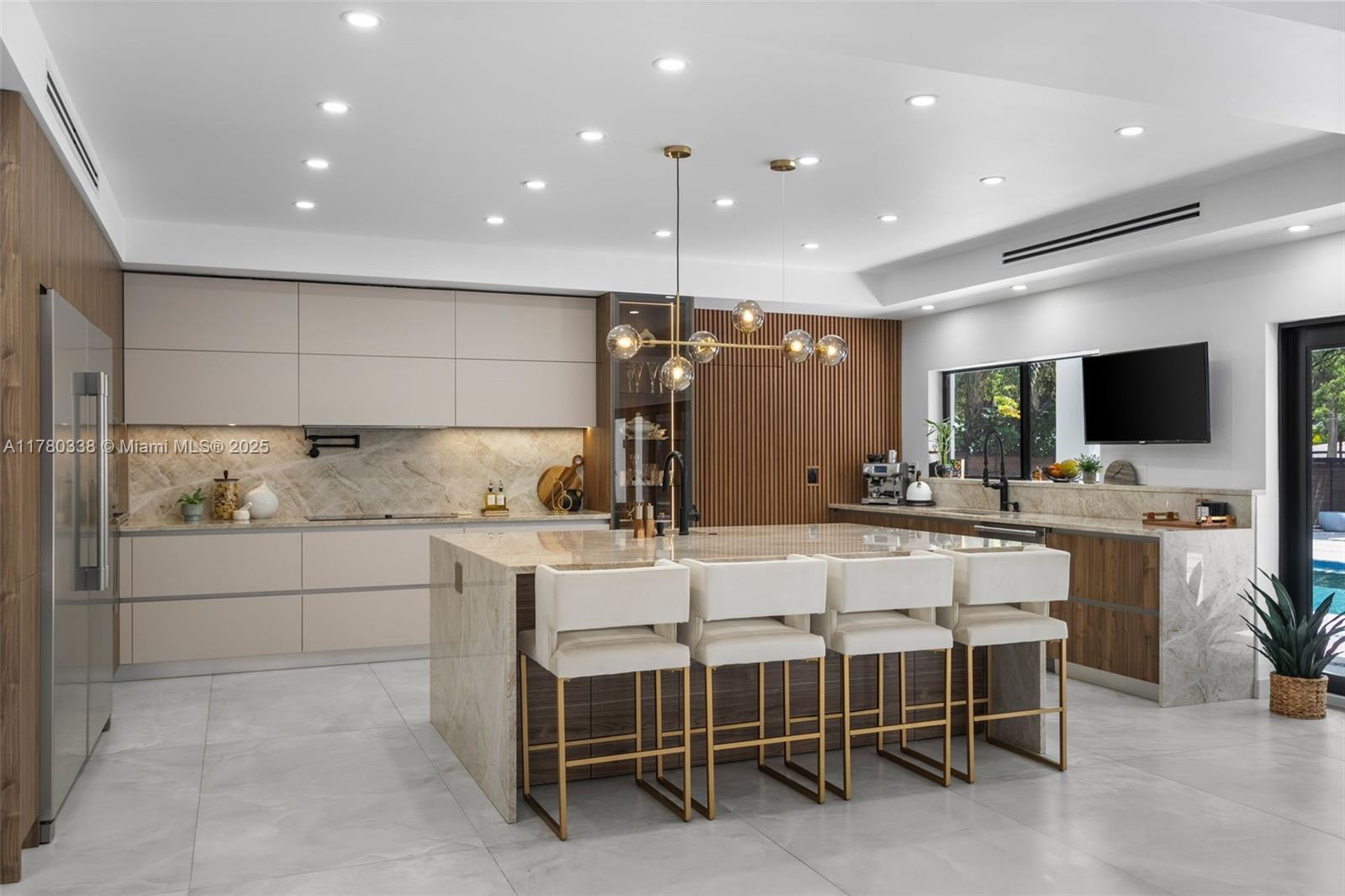 RIVERLAND MANORS - Residential