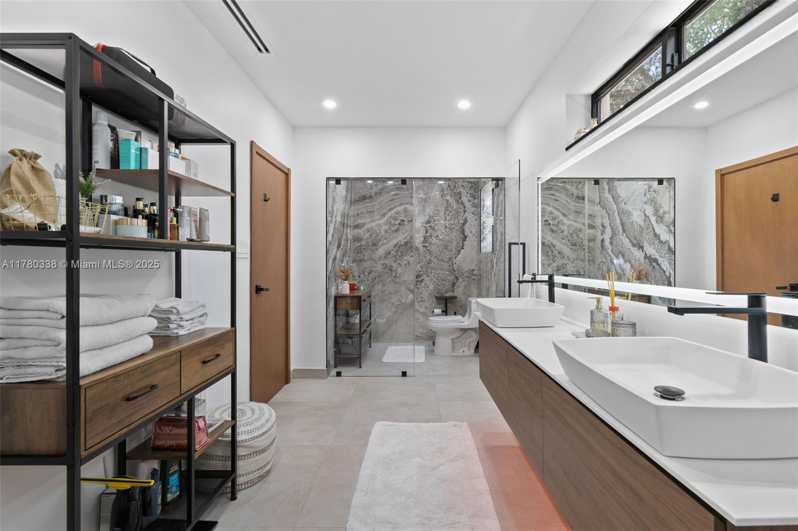 RIVERLAND MANORS - Residential