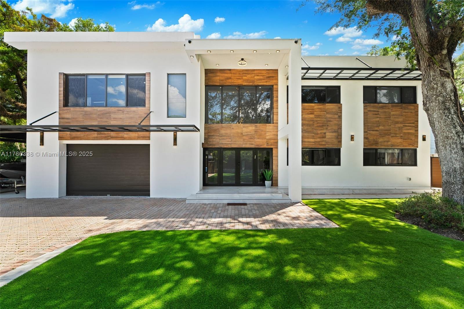 RIVERLAND MANORS - Residential