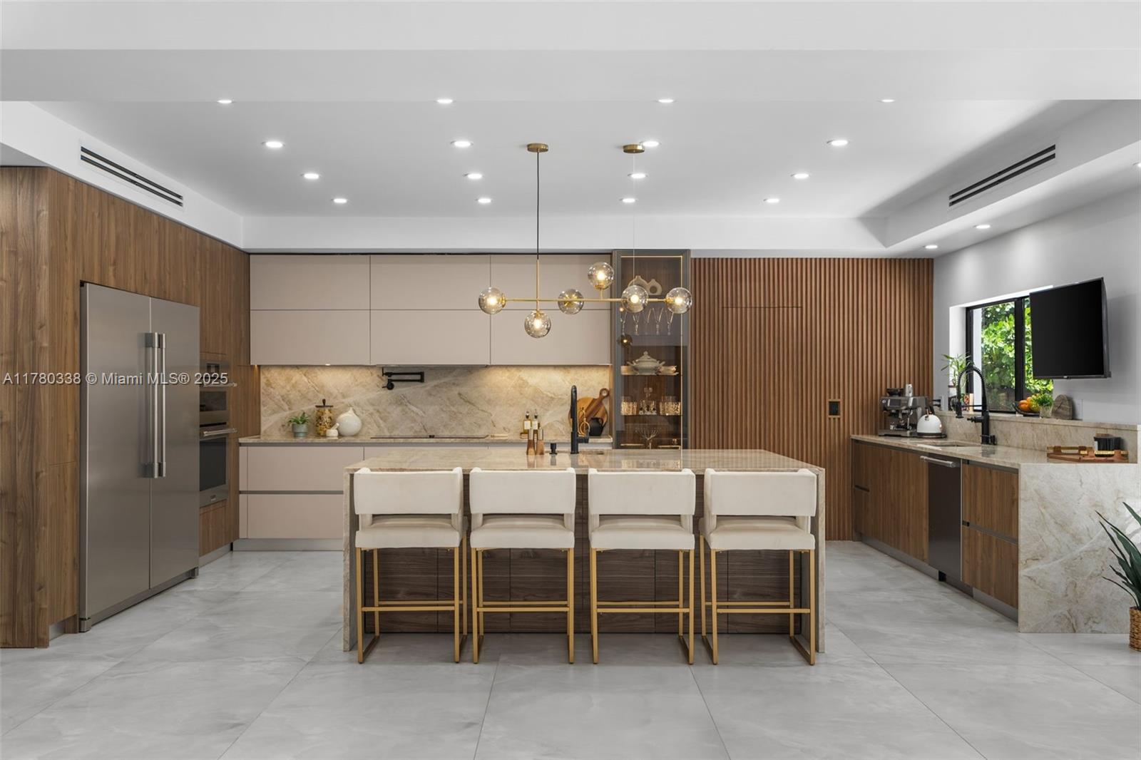 RIVERLAND MANORS - Residential