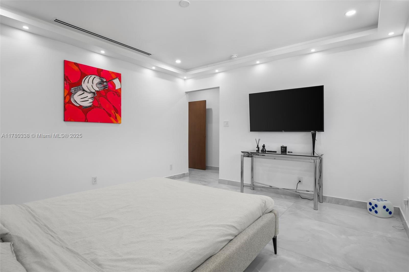 RIVERLAND MANORS - Residential