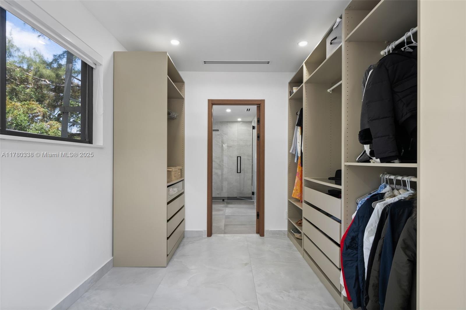 RIVERLAND MANORS - Residential