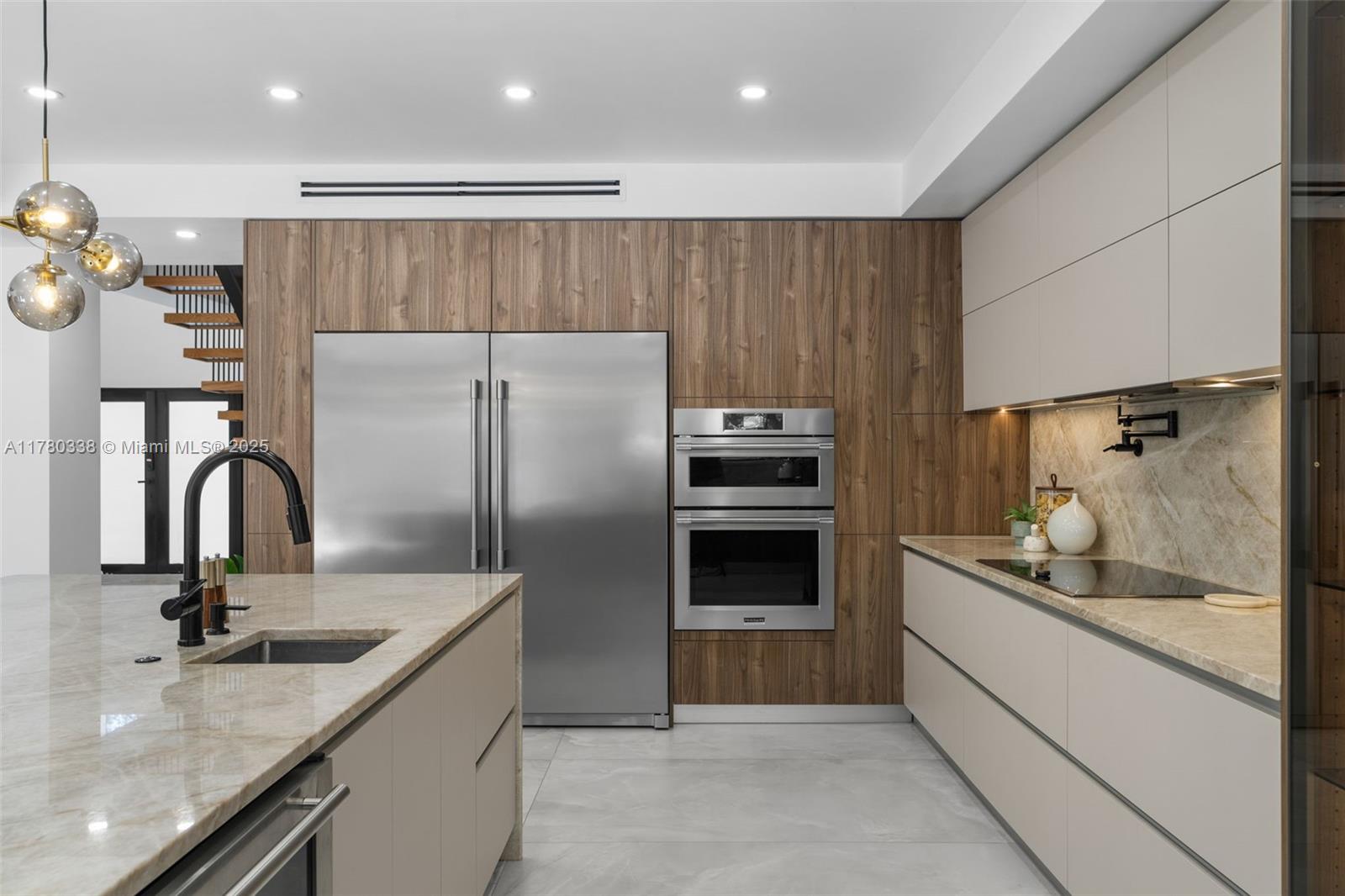 RIVERLAND MANORS - Residential