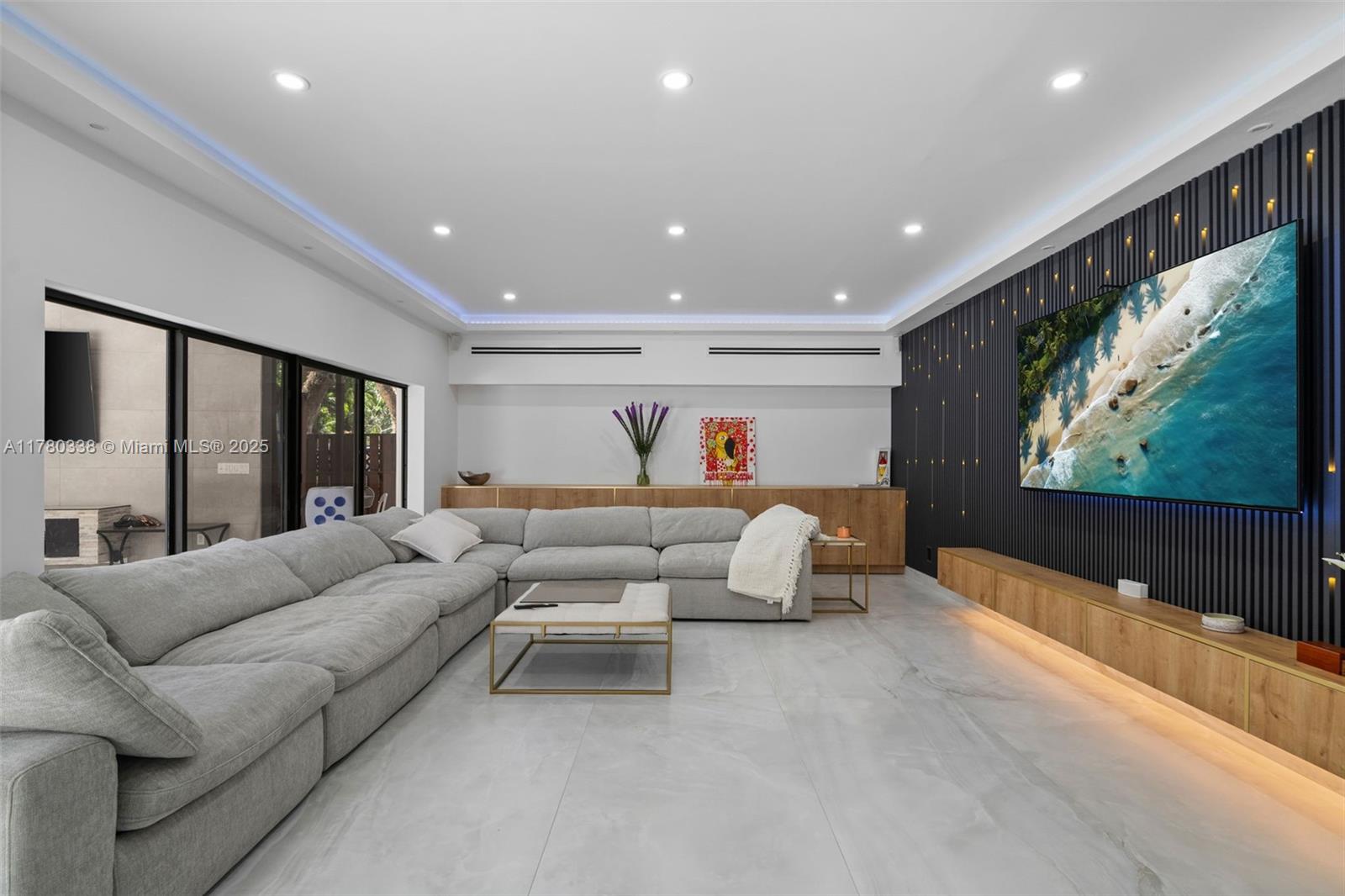 RIVERLAND MANORS - Residential