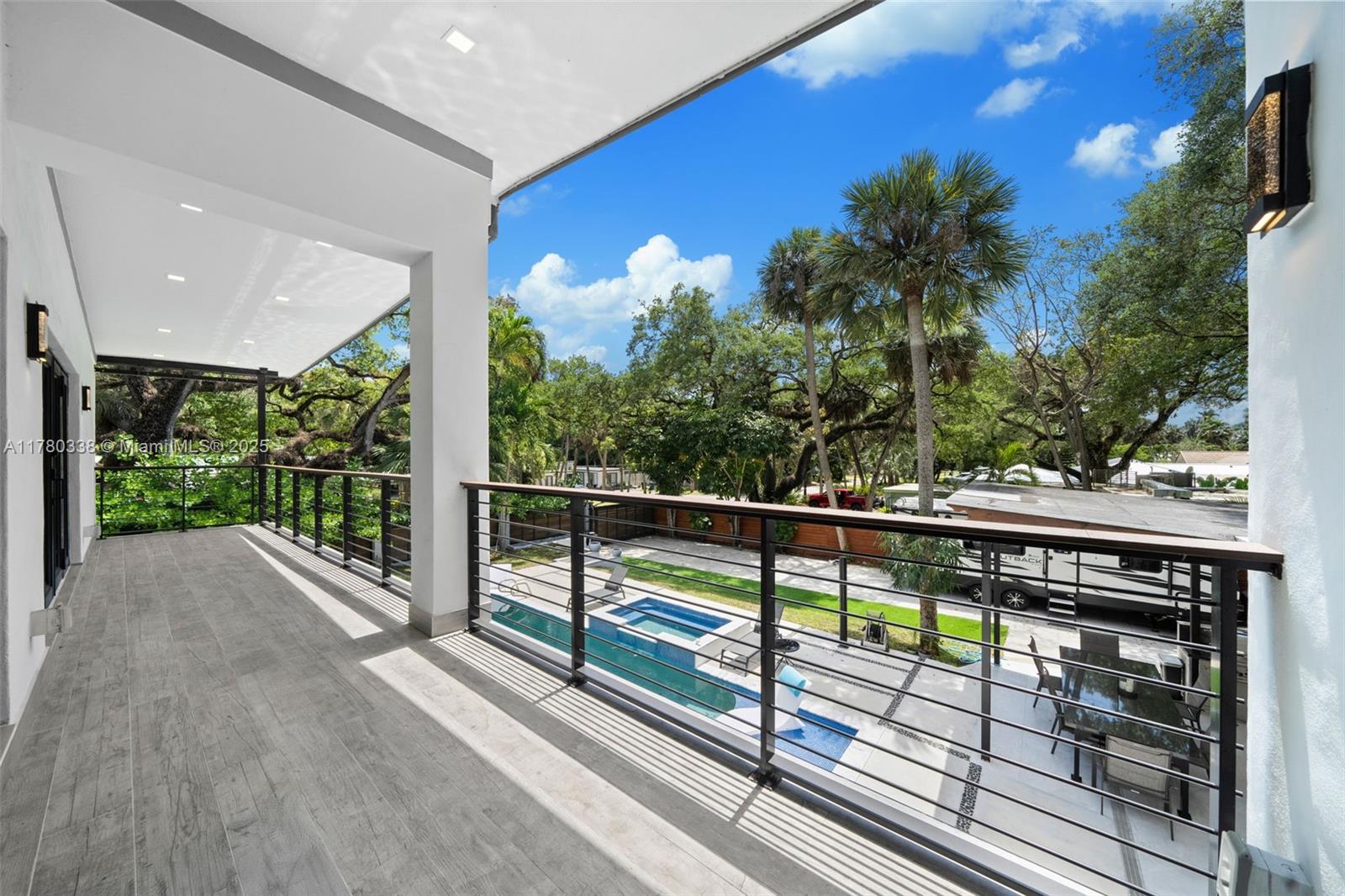 RIVERLAND MANORS - Residential