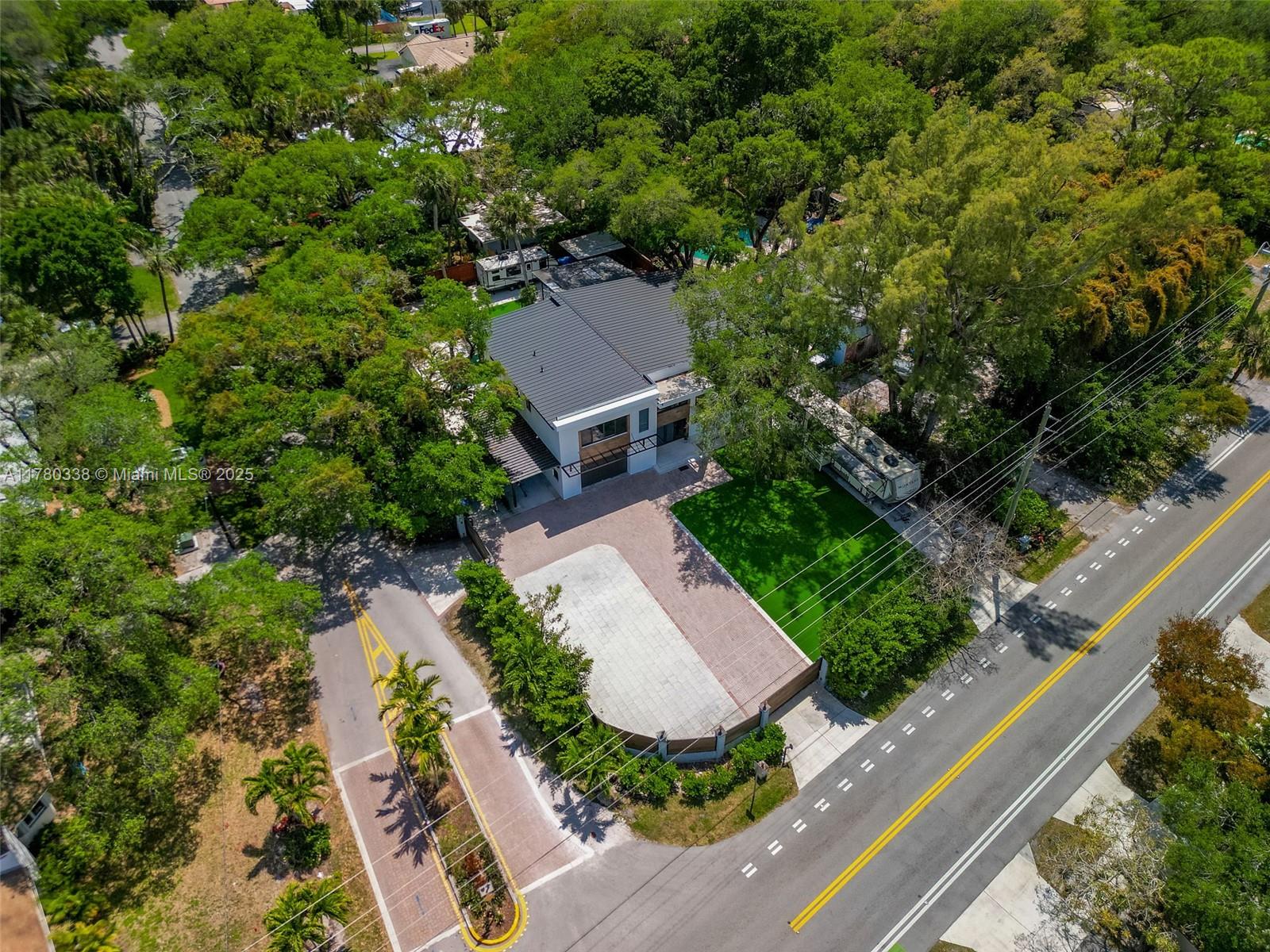 RIVERLAND MANORS - Residential