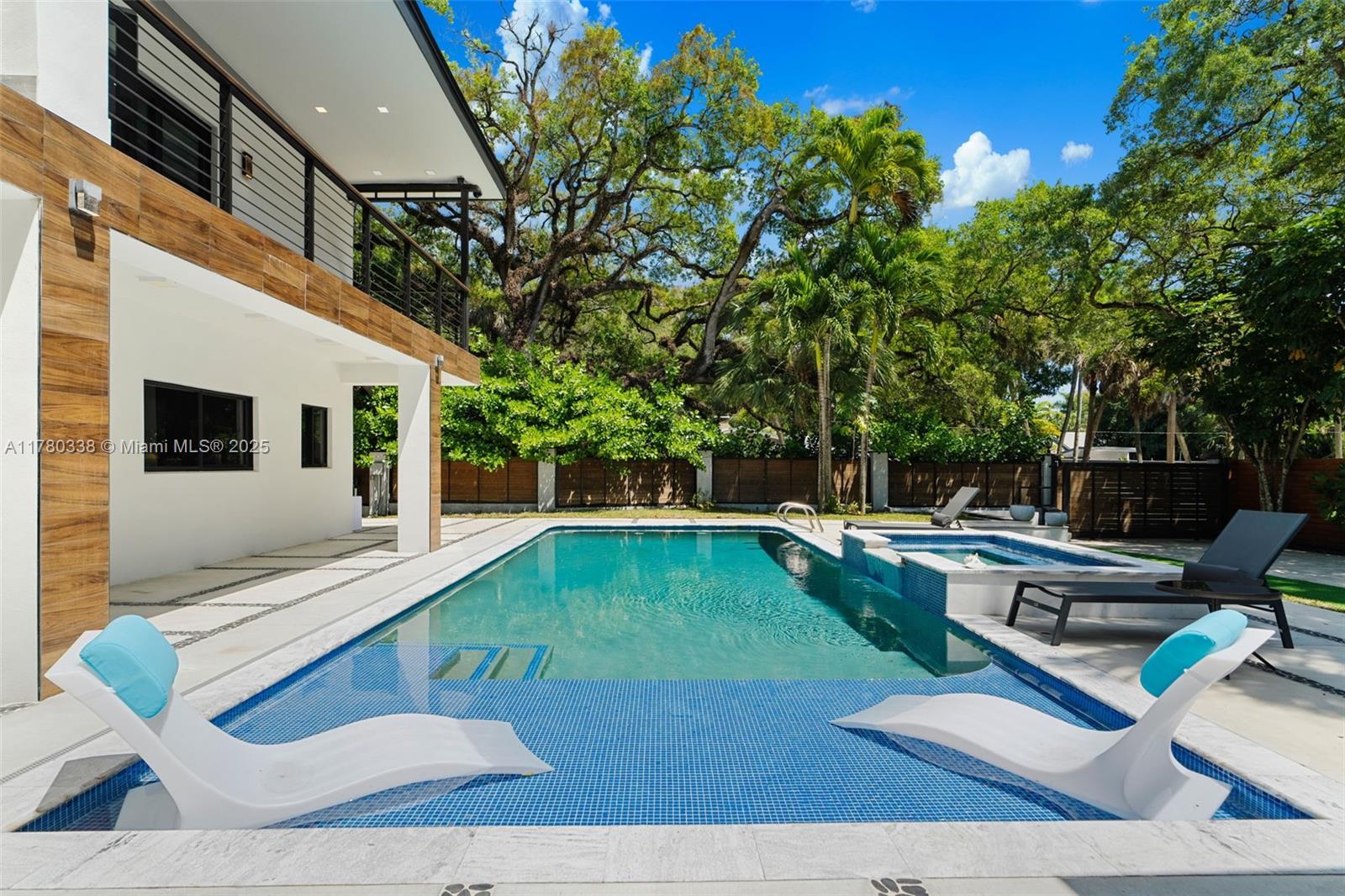 RIVERLAND MANORS - Residential