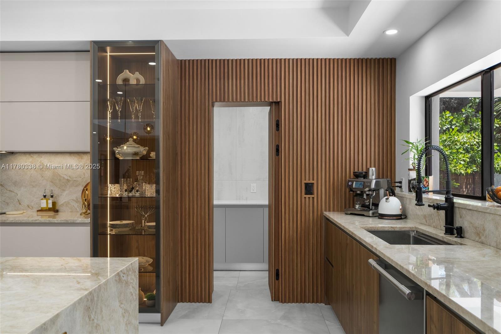 RIVERLAND MANORS - Residential