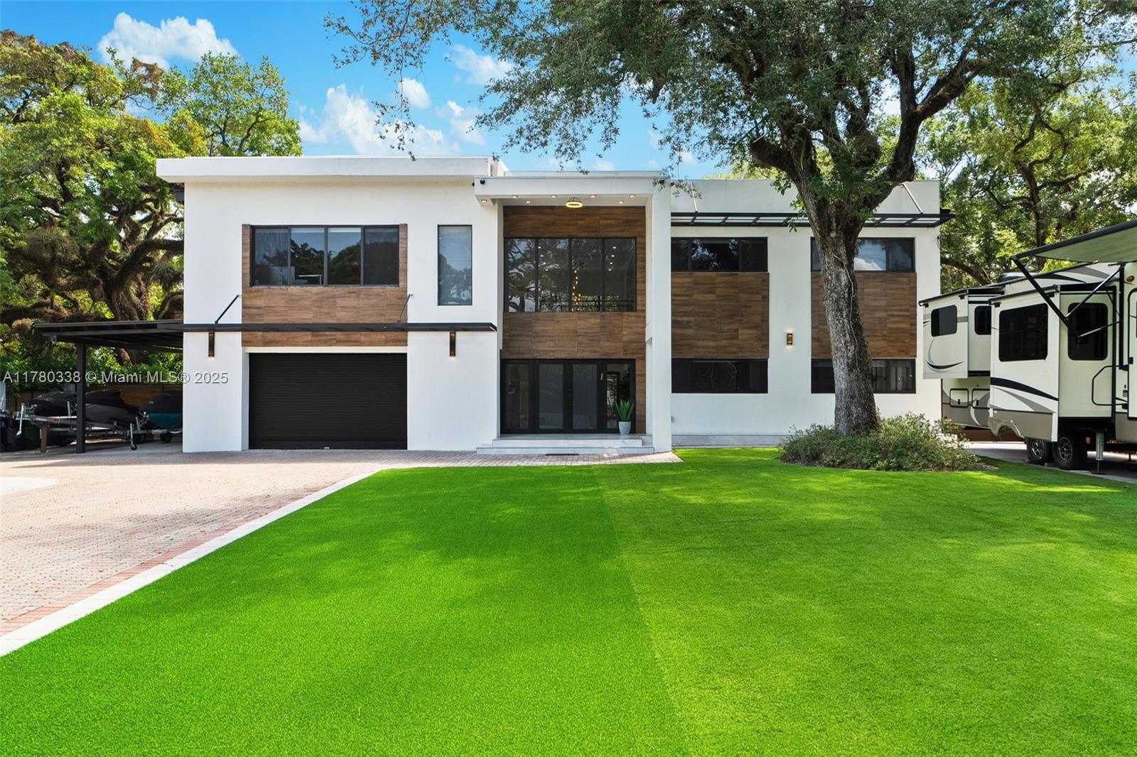 RIVERLAND MANORS - Residential