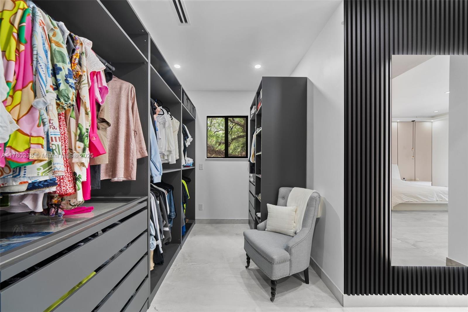 RIVERLAND MANORS - Residential