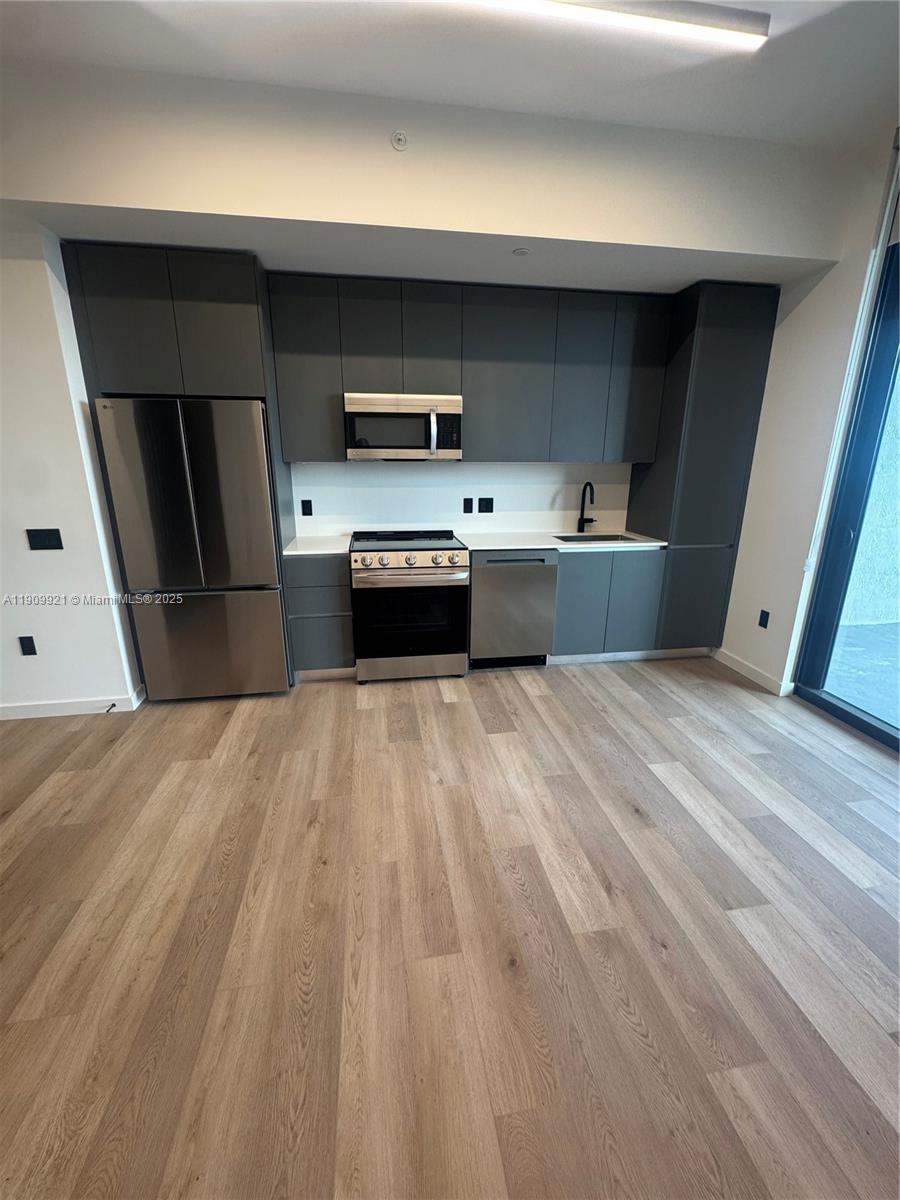 FT LAUDERDALE B-40 - Residential Lease