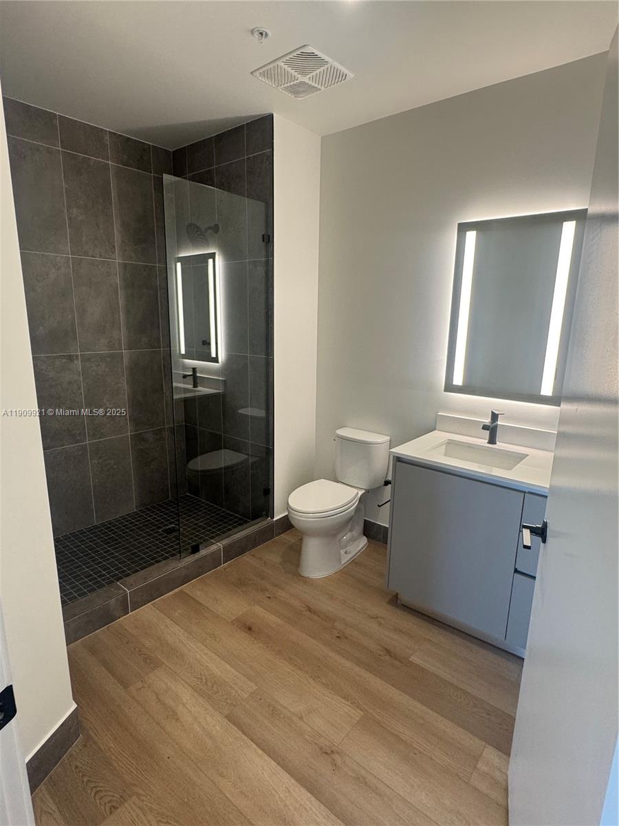 FT LAUDERDALE B-40 - Residential Lease