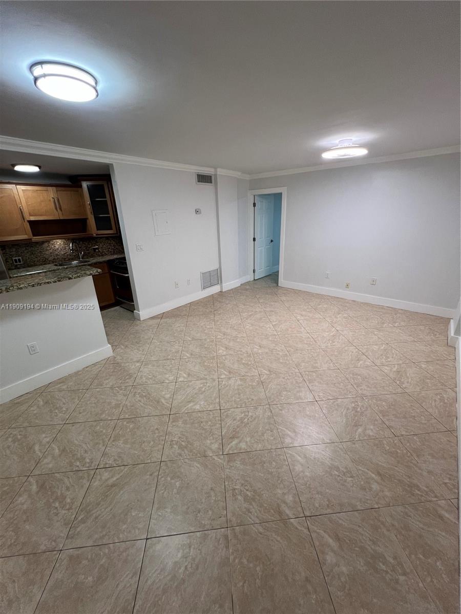 1515 CORAL TOWERS CONDOMI - Residential Lease