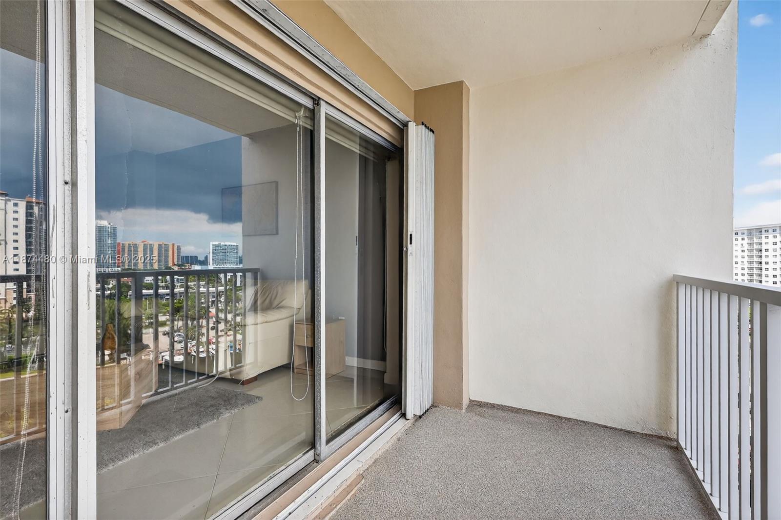 ARLEN HOUSE CONDO - Residential