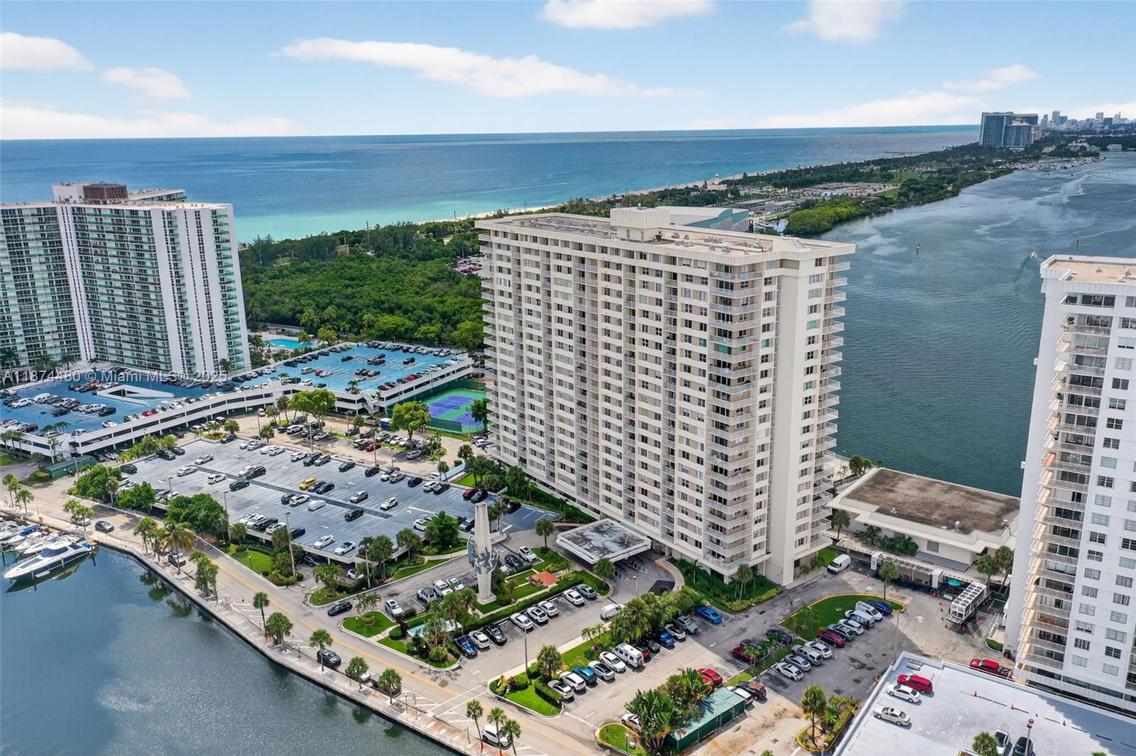 ARLEN HOUSE CONDO - Residential