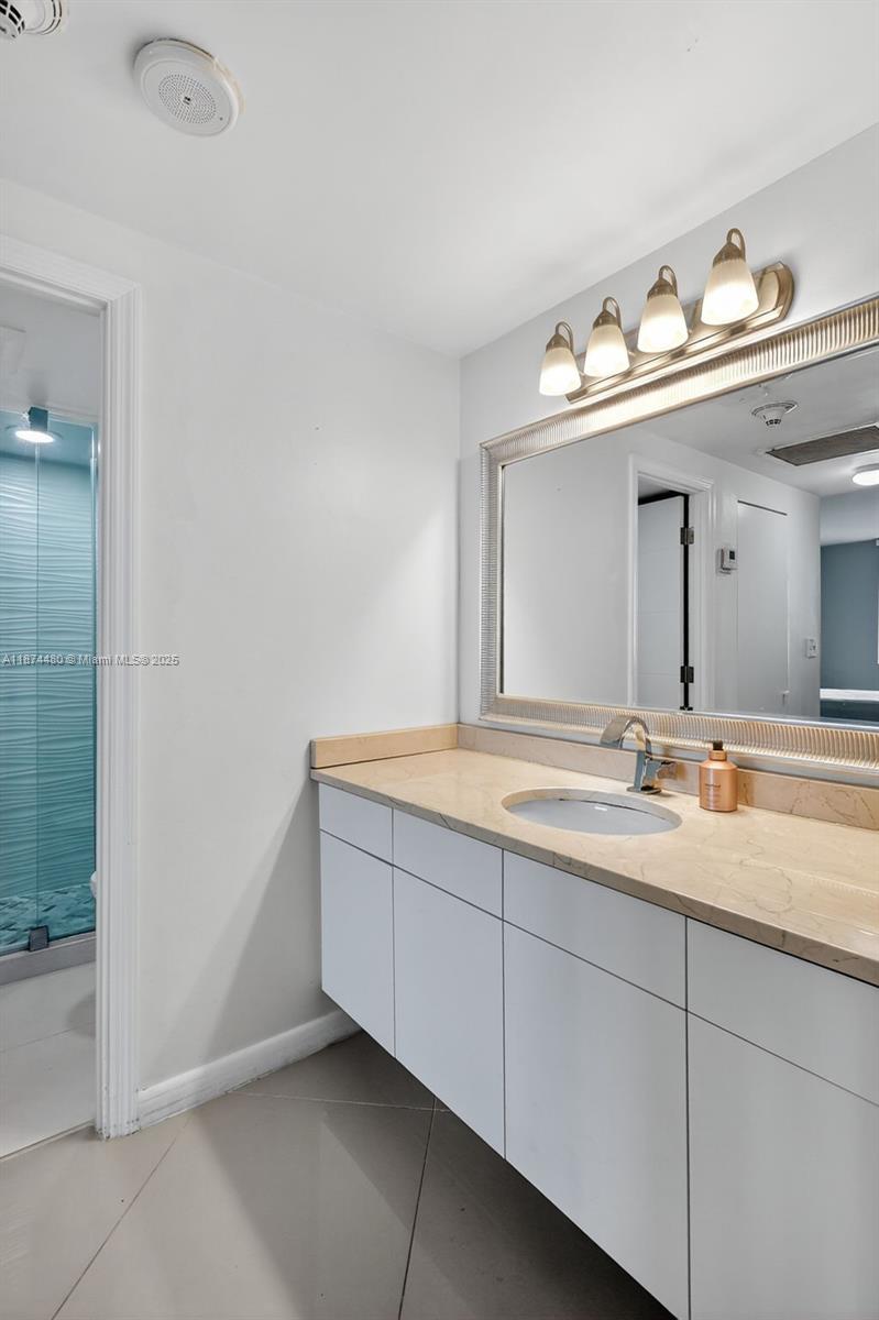 ARLEN HOUSE CONDO - Residential