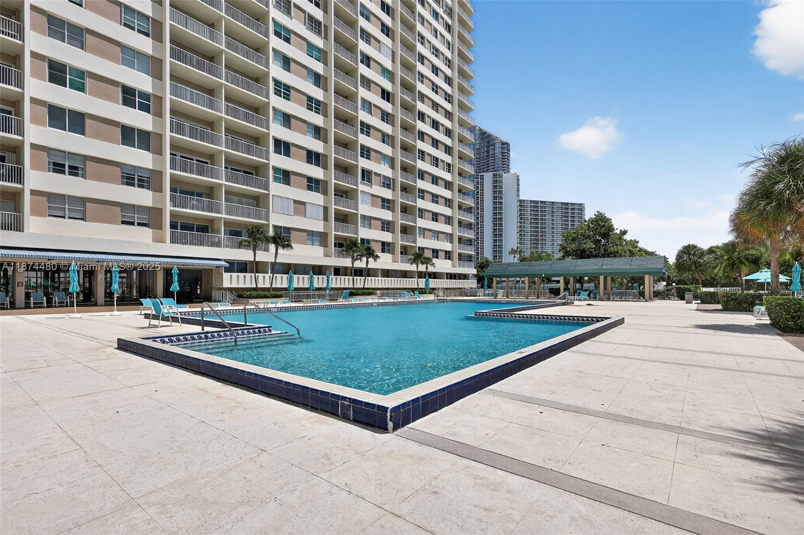 ARLEN HOUSE CONDO - Residential