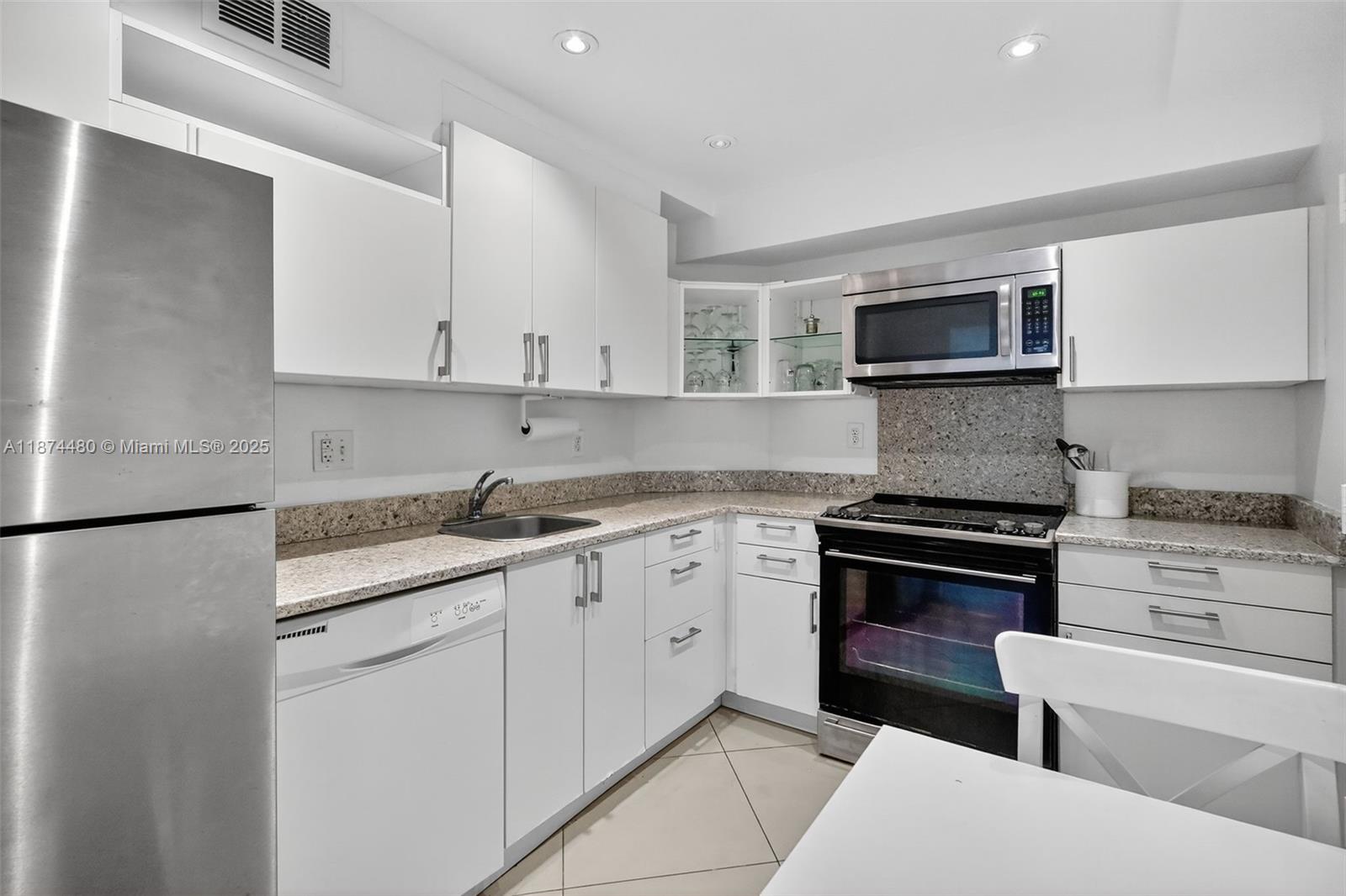 ARLEN HOUSE CONDO - Residential