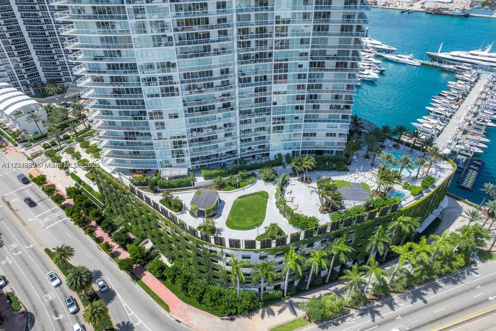 ICON CONDO - Residential