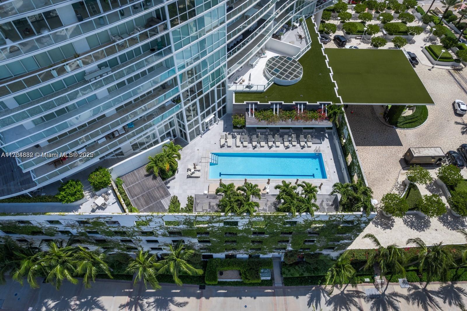 ICON CONDO - Residential