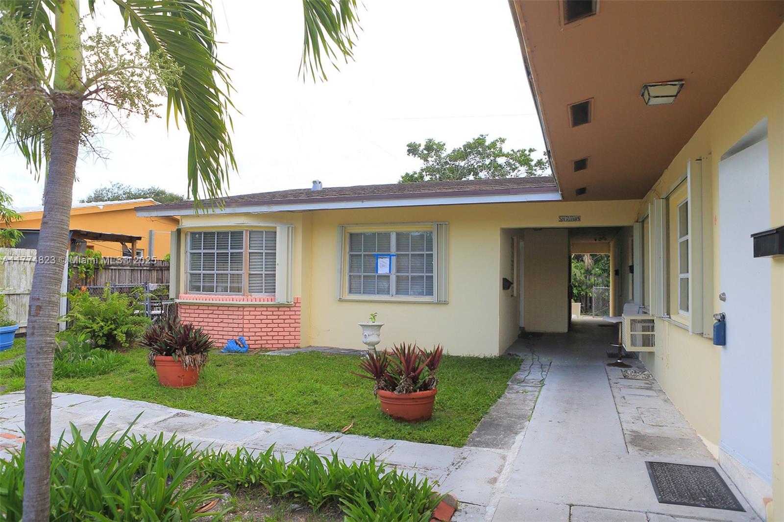 5881 NE 18th Ave, Fort Lauderdale, FL, 33334/$1,130,000 1 5881 NE 18th Ave