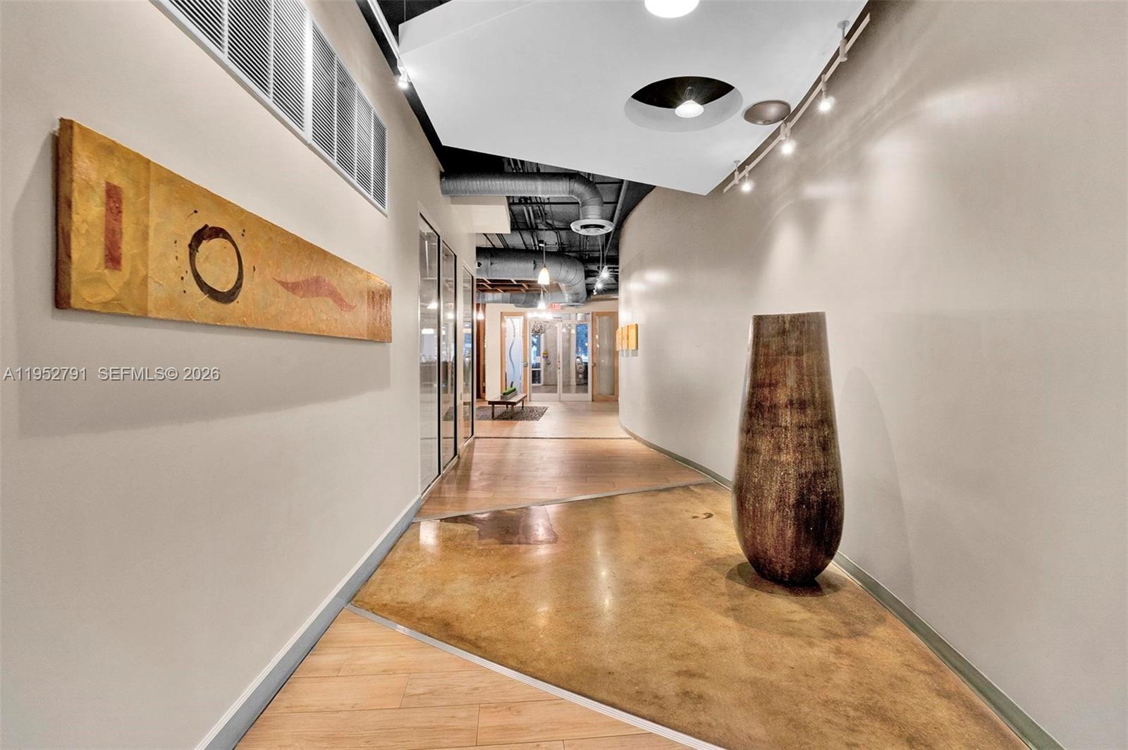 NEO CONDO - Residential