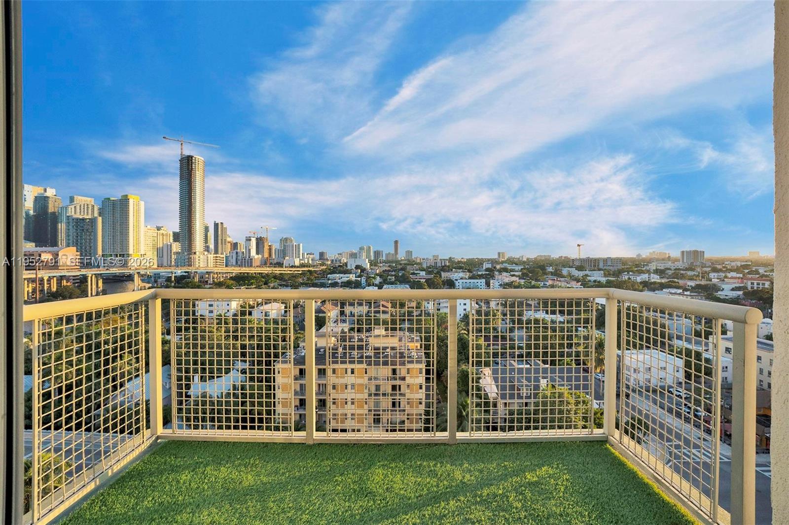 NEO CONDO - Residential