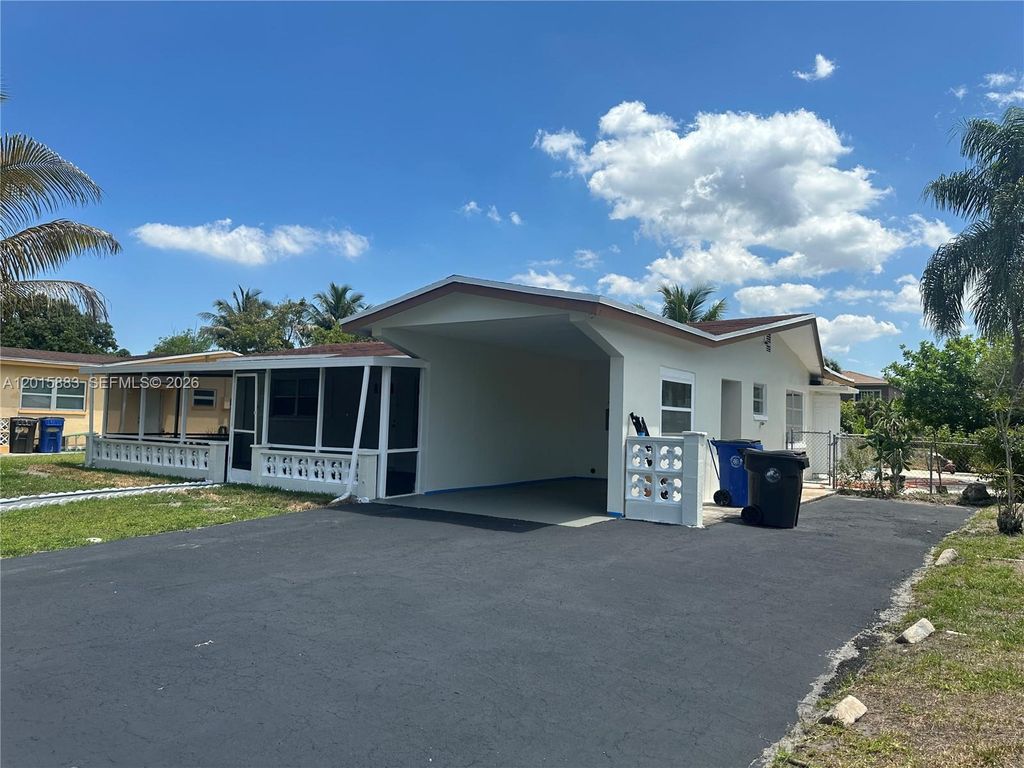 Photo of 4616 NW 39th St, Lauderdale Lakes, FL 33319 (MLS # A12015883)