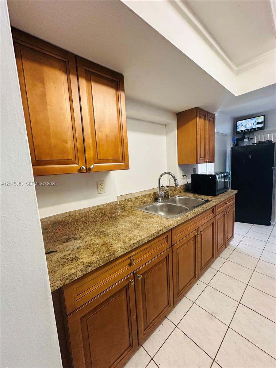 OAKLAND ESTATES 6TH SEC - Residential Lease